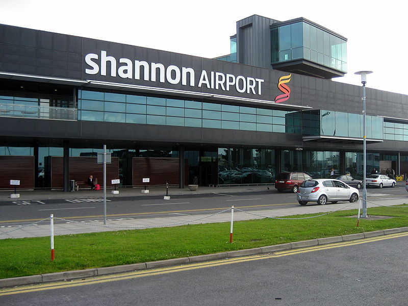 800px-Shannon-airport-buliding-2008